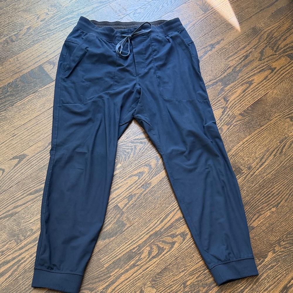 Lululemon Men's Navy Jogger Pants - Comfortable Casual Fit large